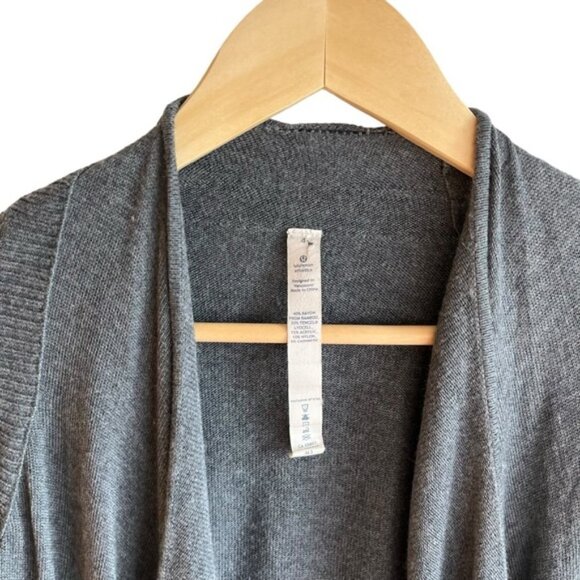 Lululemon Express Yourself Wrap Size 4 Gray Cashmere - Picture 4 of 9